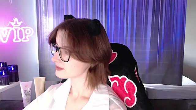 LunaXcherry online show from 07-28-26, 04:39