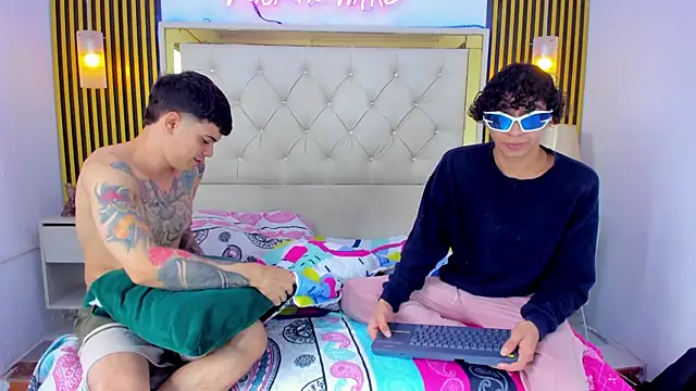 Adventurous Boys online show from 03-30-26, 06:09