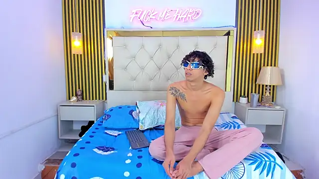 Adventurous Boys online show from 04-07-26, 06:08