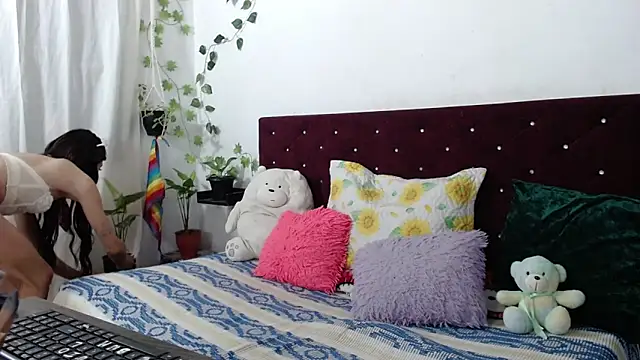 Saraanova1 online show from 06-03-26, 02:47
