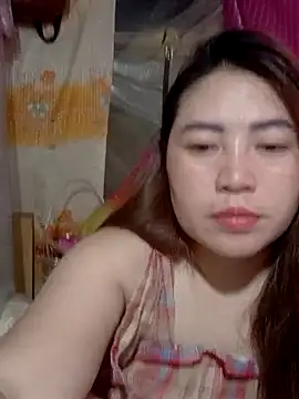 Snapshot of yun_2006 chatting on 05-26-26, 01:51 yun 2006 online show from 05-26-26, 01:51