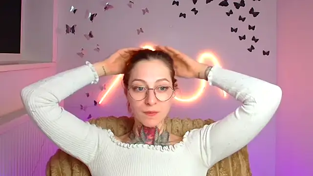 Snapshot of Esmi_Winter chatting on 03-04-26, 10:16 Esmi Winter online show from 03-04-26, 10:16