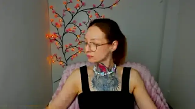 Esmi Winter online show from 03-29-26, 06:19