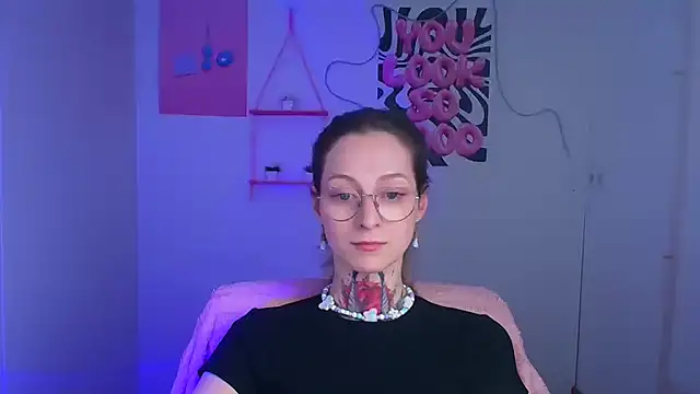 Esmi Winter online show from 04-20-26, 11:46