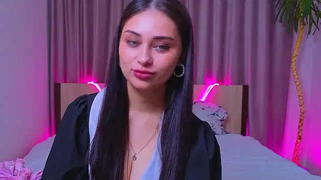 Snapshot of Sofia_Plump chatting on 02-15-26, 02:03 Sofia Plump online show from 02-15-26, 02:03