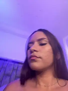 Snapshot of amara_wet04 chatting on 05-18-26, 06:30 amara wet04 online show from 05-18-26, 06:30