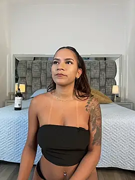 Snapshot of amara_wet04 chatting on 07-27-26, 06:42 amara wet04 online show from 07-27-26, 06:42
