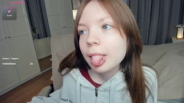 LavenderMitten online show from 04-19-26, 05:51