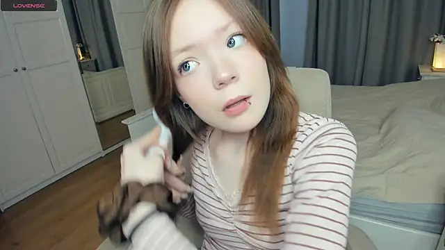 LavenderMitten online show from 04-20-26, 05:54