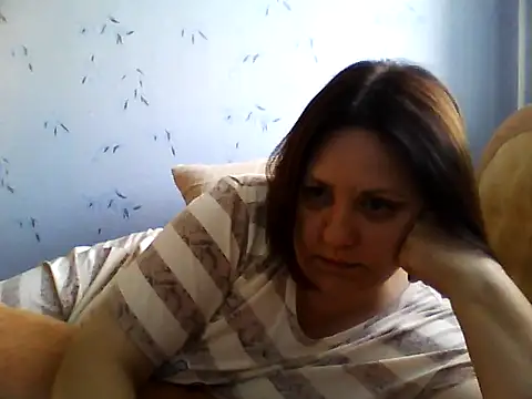 LockyCharm111 online show from 07-27-26, 04:19