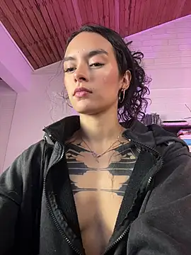 cristal roberts online show from 06-19-26, 02:49