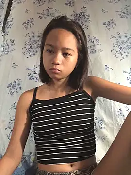 Snapshot of Asianpinay_Skinny1818 chatting on 06-01-26, 10:00 Asianpinay Skinny1818 online show from 06-01-26, 10:00