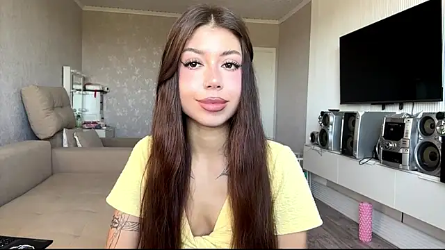Snapshot of You_Club_Winx chatting on 05-21-26, 07:26 You Club Winx online show from 05-21-26, 07:26