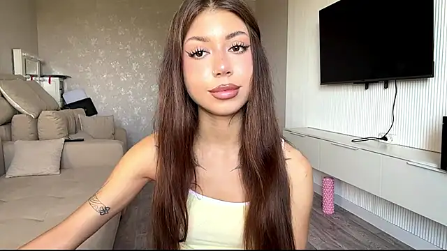 Snapshot of You_Club_Winx chatting on 06-20-26, 08:17 You Club Winx online show from 06-20-26, 08:17