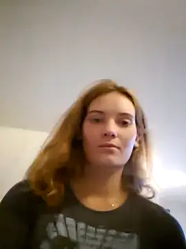 Snapshot of sweetsophie69 chatting on 05-14-26, 07:20 sweetsophie69 online show from 05-14-26, 07:20