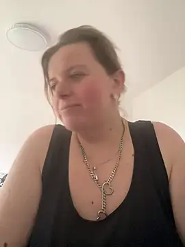 Laura-Loveyou online show from 02-18-26, 01:18