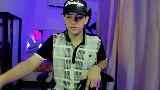 Top and bottom online show from 04-12-26, 08:25