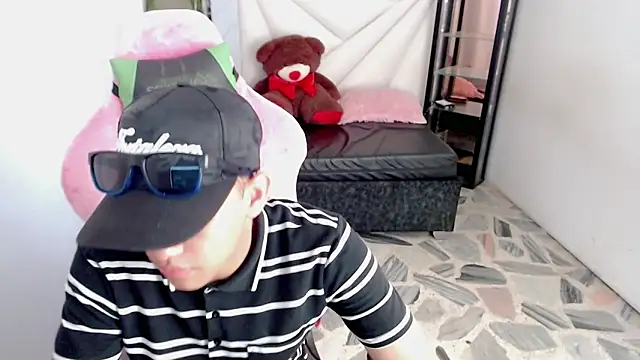 Top and bottom online show from 05-10-26, 07:19