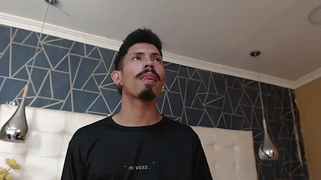 NoaahTylor online show from 02-11-26, 08:14