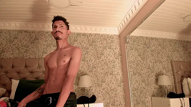 NoaahTylor online show from 04-18-26, 04:05