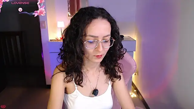 Snapshot of Alexia--27 chatting on 02-21-26, 03:51 Alexia--27 online show from 02-21-26, 03:51