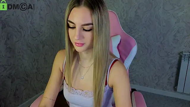 Snapshot of Silen_Tori chatting on 03-05-26, 07:48 Silen Tori online show from 03-05-26, 07:48