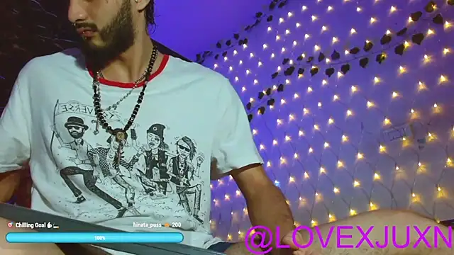 LovexJuxn8 online show from 04-18-26, 10:21