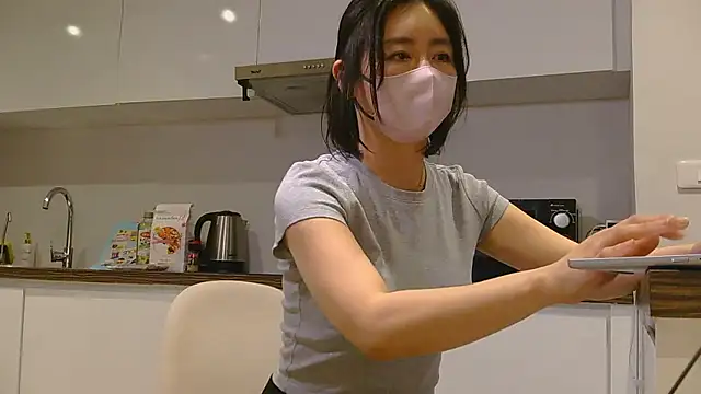 Mochi-Momo online show from 04-07-26, 11:32