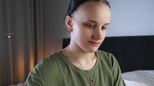 KirstinMcgeady online show from 06-12-26, 12:37