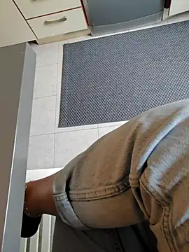 Ginevra01 online show from 04-14-26, 01:28