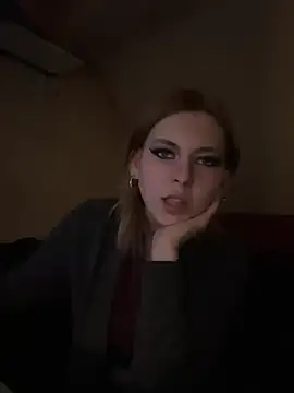 Milli-Kiss online show from 04-18-26, 08:09