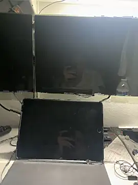 awesomemilkss online show from 05-04-26, 03:24