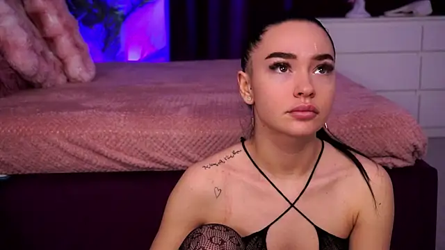 SashaLorrenz online show from 04-15-26, 04:30