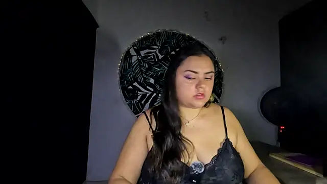 Snapshot of AzaraOnyx chatting on 05-16-26, 03:00 AzaraOnyx online show from 05-16-26, 03:00