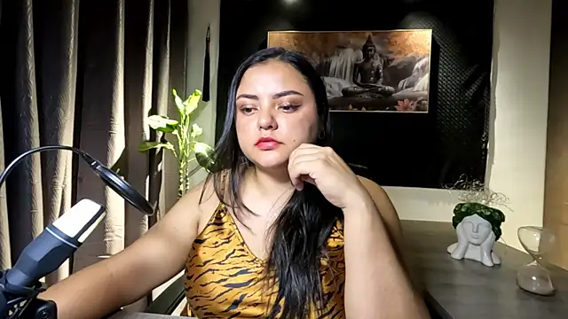 Snapshot of AzaraOnyx chatting on 05-26-26, 02:46 AzaraOnyx online show from 05-26-26, 02:46