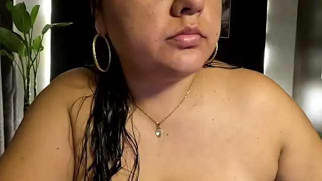 Snapshot of AzaraOnyx chatting on 06-04-26, 11:27 AzaraOnyx online show from 06-04-26, 11:27