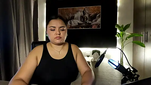 AzaraOnyx online show from 06-18-26, 01:04