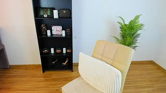 khloe starrr online show from 08-03-26, 03:38
