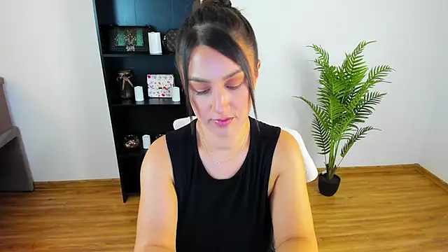 khloe starrr online show from 08-06-26, 05:04
