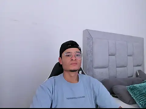 FredericSloan online show from 03-04-26, 06:36