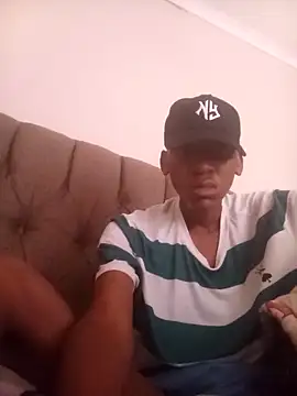 Snapshot of Leroyhotess chatting on 02-13-26, 07:04 Leroyhotess online show from 02-13-26, 07:04