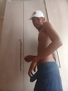 Snapshot of Leroyhotess chatting on 02-16-26, 08:32 Leroyhotess online show from 02-16-26, 08:32