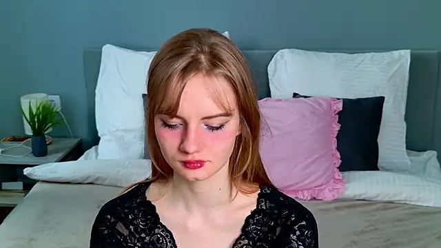 Snapshot of ElfieWhite chatting on 05-11-26, 04:59 ElfieWhite online show from 05-11-26, 04:59