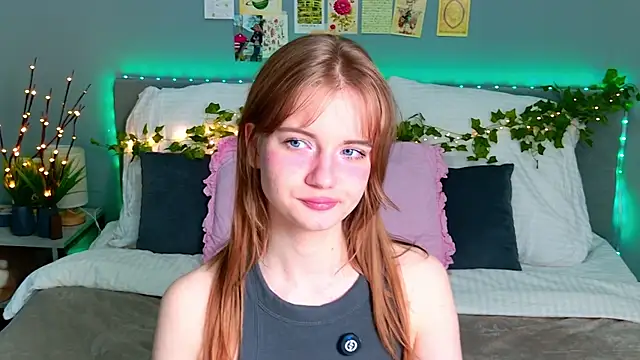 Snapshot of ElfieWhite chatting on 06-16-26, 10:01 ElfieWhite online show from 06-16-26, 10:01
