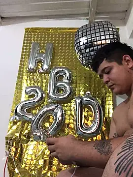 winy hot online show from 06-25-26, 05:23