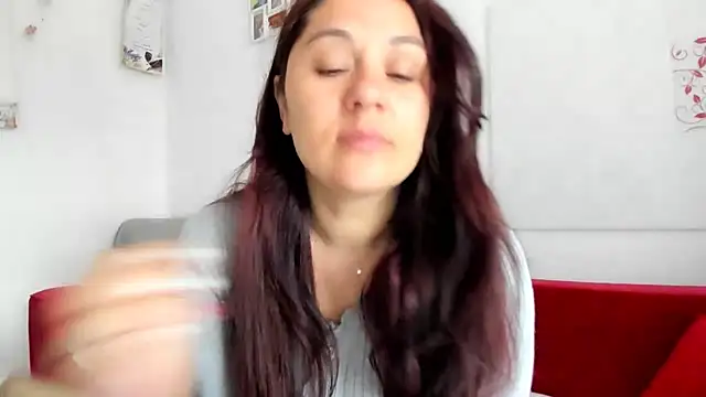 EVELYNA88 online show from 06-12-26, 07:51