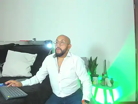 King bear 25 online show from 03-06-26, 03:03