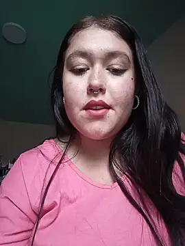 Snapshot of Freckless_ chatting on 08-06-26, 08:33 Freckless online show from 08-06-26, 08:33