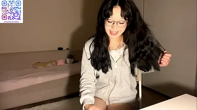 KateGlowee online show from 02-18-26, 03:30