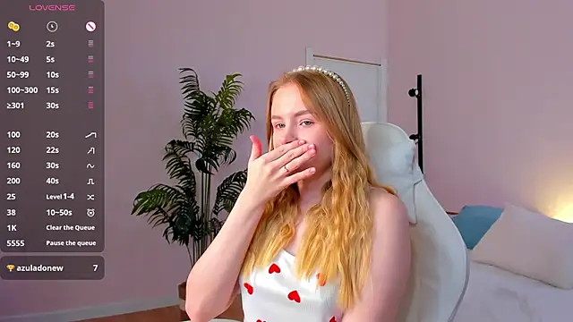 Snapshot of Linda__Bloom chatting on 03-04-26, 01:11 Linda Bloom online show from 03-04-26, 01:11